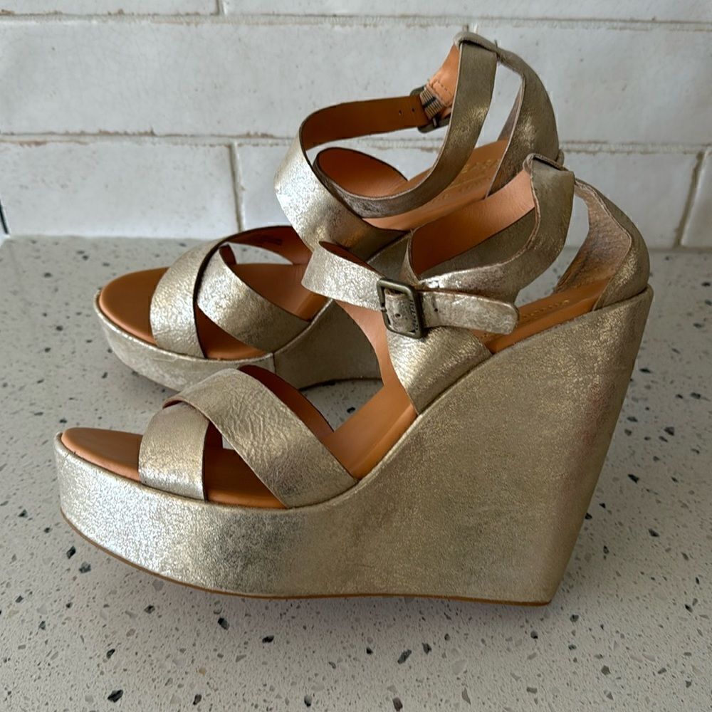 'Kork-Ease Grailey' Leather Gold Metallic Crisscross Strap Wedge Sandals Size 10